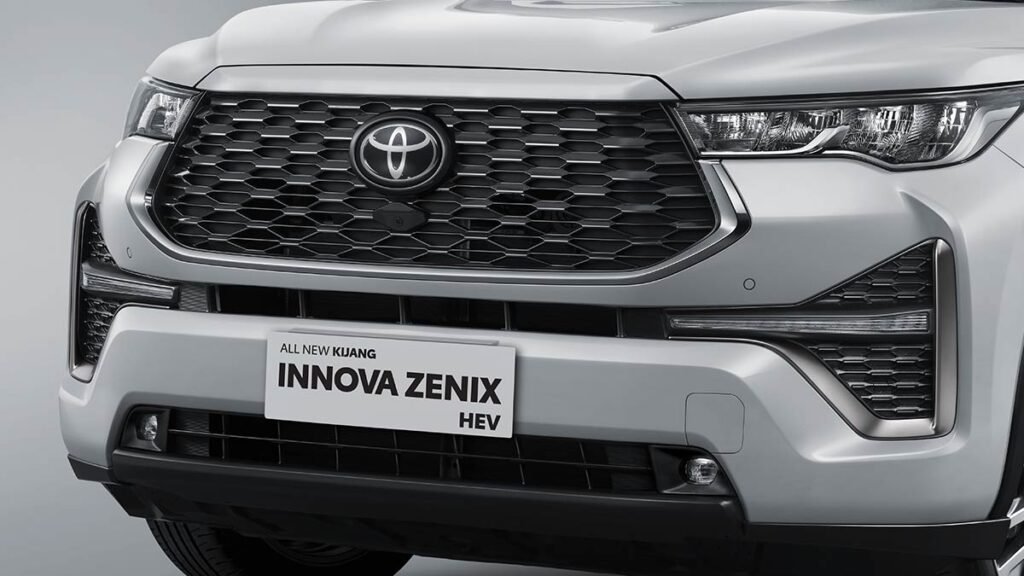 innova zenix